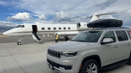 Lone Mountain Limo in Signature Flight Airport 